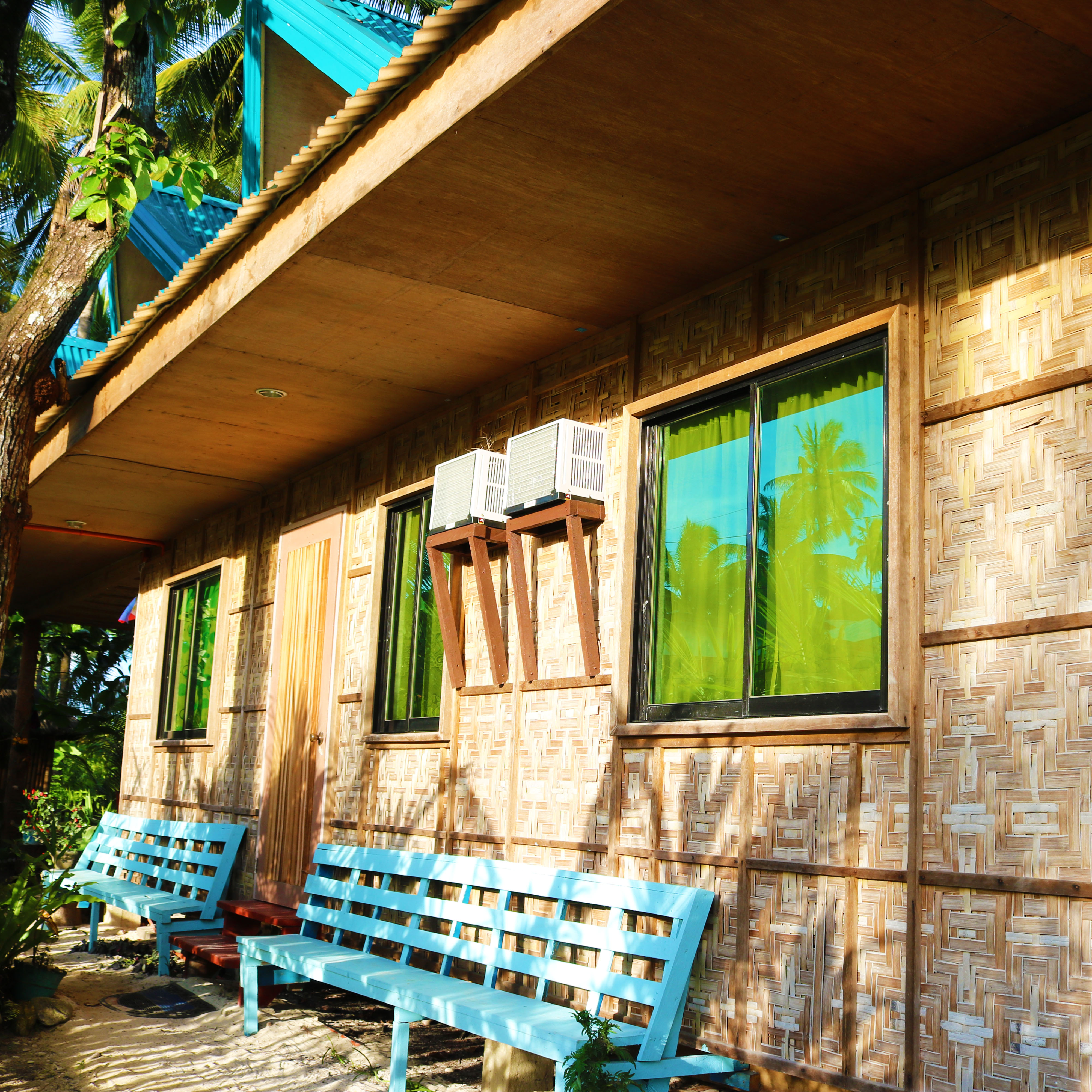 <b class="font-bara"><i class="bi bi-geo-fill h4"></i> FILOMENA LEISURE PARK</b> <br/>Located at Brgy. Britania, San Agustin, Surigao del Sur.
Contact No: 09399146198